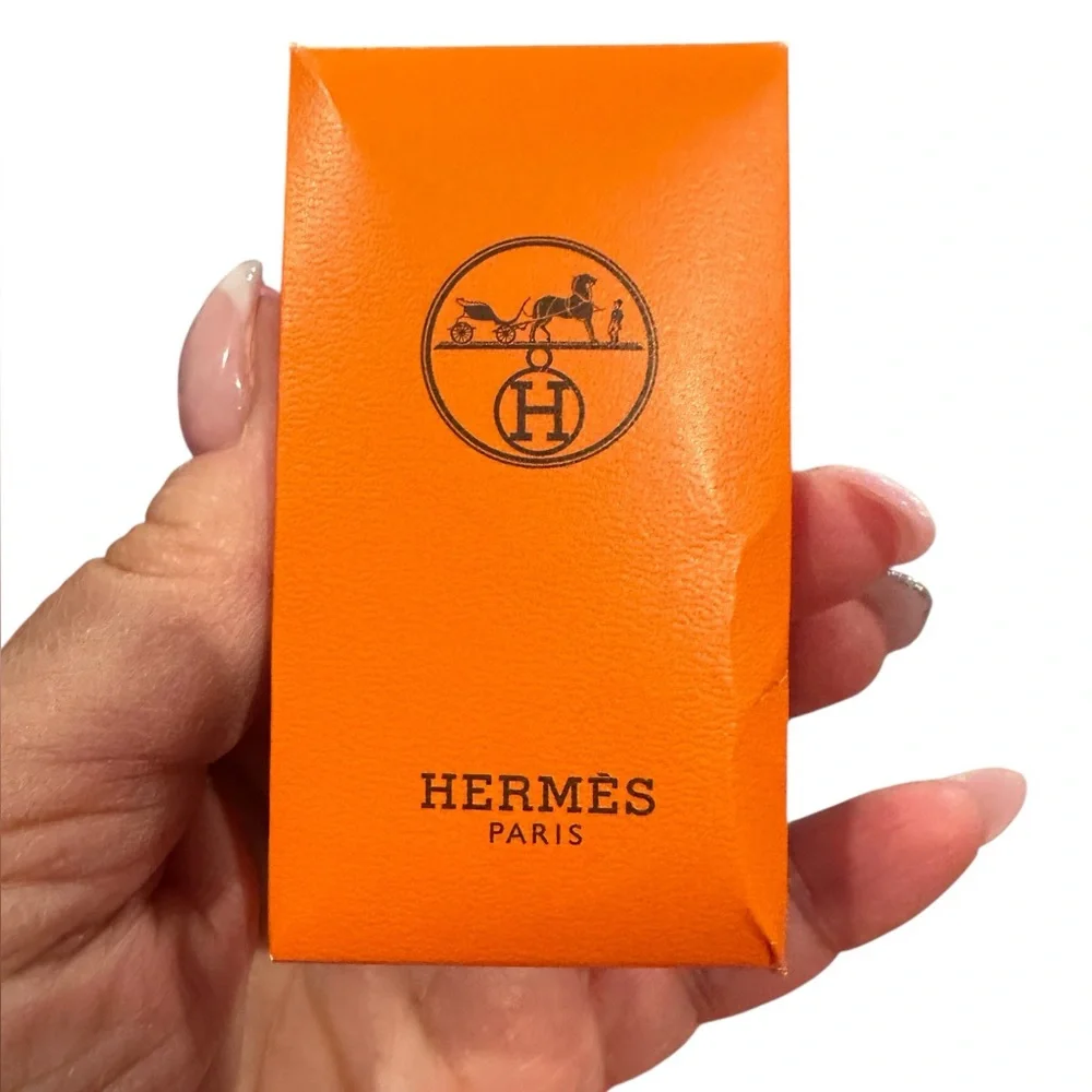 Hermes Paris Oud Alezan Sample Travel Size Fragrance in Small Orange Box